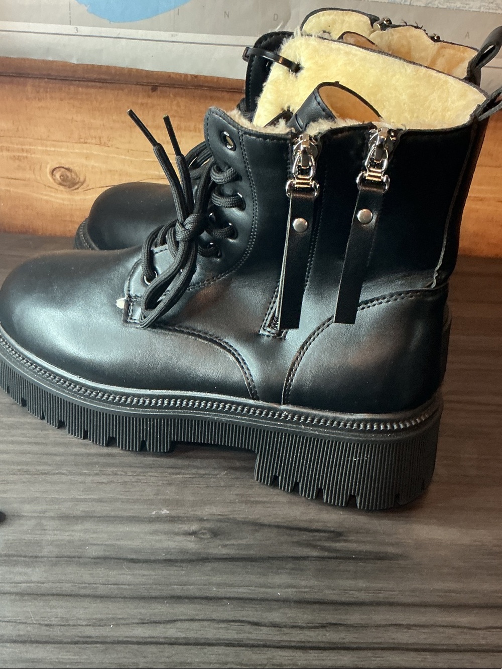 H&M Black Lace-Up Shearling-Lined Combat Boots Women’s Size 9 (40) NWT - Picture 5 of 9